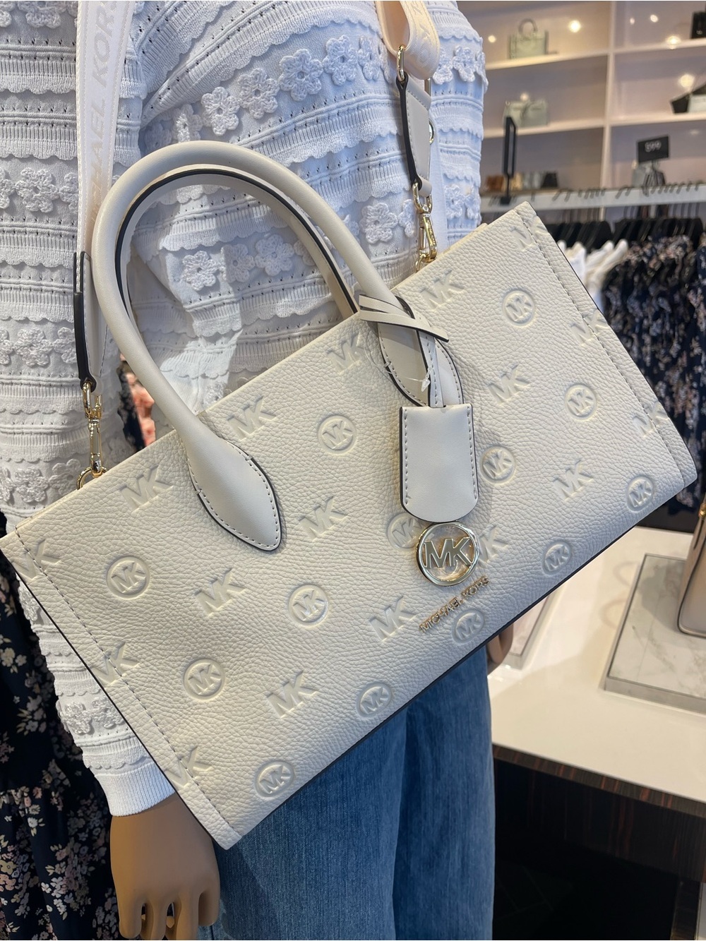 Michael Kors Mirella Md Logo Debossed Satchel Shoulder Tote Handbag
Lt Cream
NWT - Picture 11 of 16